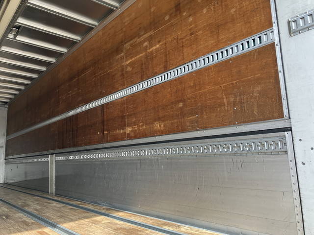 三菱ふそうスーパーグレートアルミウイング大型（10t）[写真14]