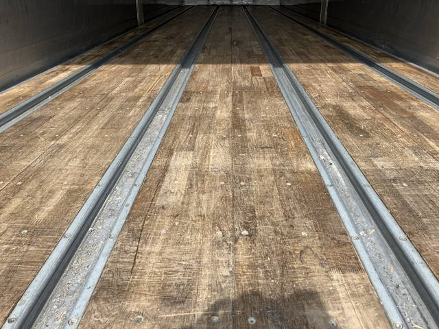 三菱ふそうスーパーグレートアルミウイング大型（10t）[写真16]