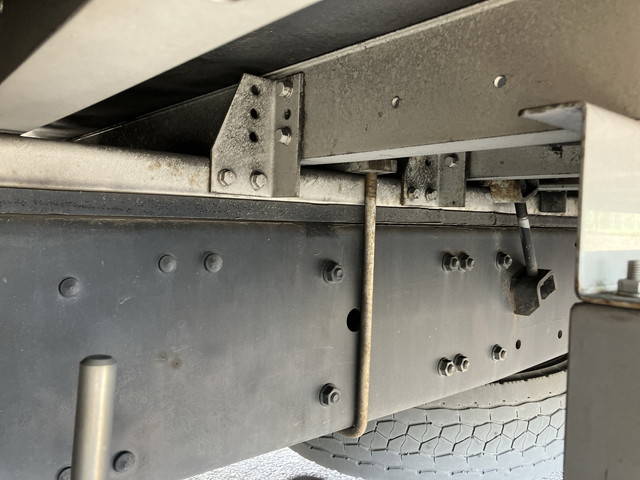 三菱ふそうスーパーグレートアルミウイング大型（10t）[写真23]
