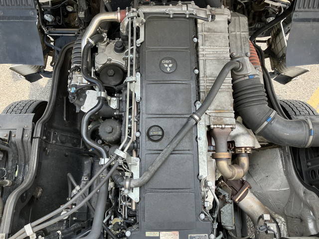 三菱ふそうスーパーグレートアルミウイング大型（10t）[写真26]