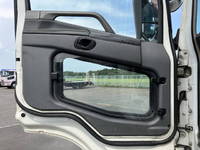 三菱ふそうスーパーグレートアルミウイング大型（10t）[写真29]