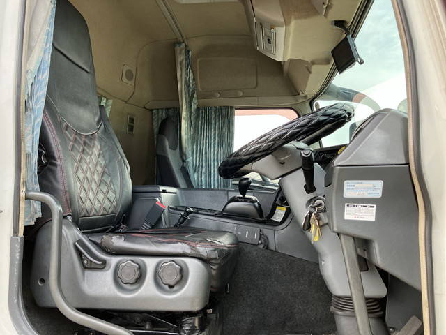 三菱ふそうスーパーグレートアルミウイング大型（10t）[写真31]