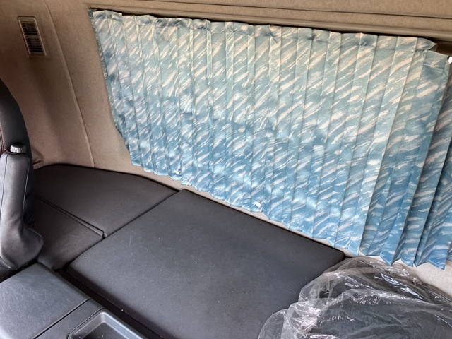 三菱ふそうスーパーグレートアルミウイング大型（10t）[写真34]