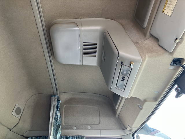 三菱ふそうスーパーグレートアルミウイング大型（10t）[写真35]