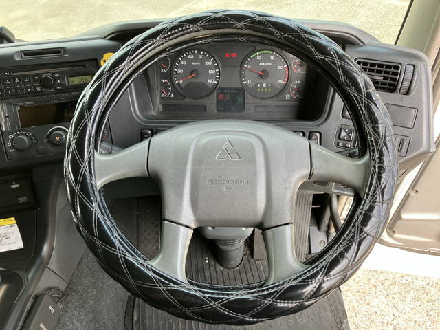 三菱ふそうスーパーグレートアルミウイング大型（10t）[写真36]