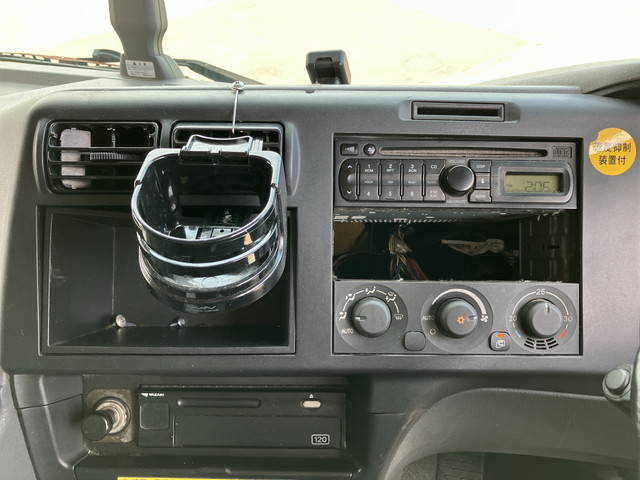 三菱ふそうスーパーグレートアルミウイング大型（10t）[写真39]