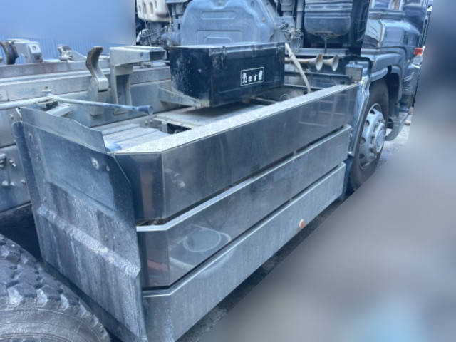 いすゞギガダンプ大型（10t）[写真14]