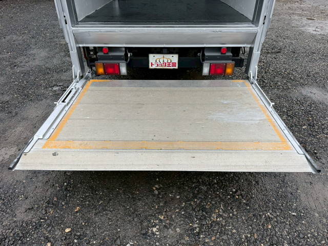 いすゞエルフパネルバン小型（2t・3t）[写真12]