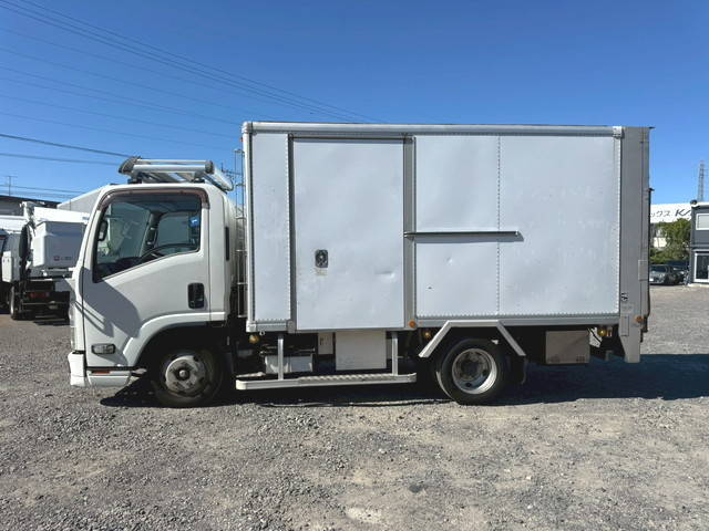 いすゞエルフパネルバン小型（2t・3t）[写真05]