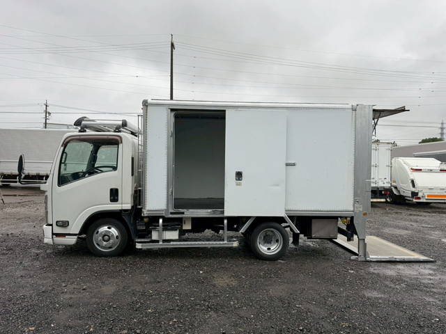 いすゞエルフパネルバン小型（2t・3t）[写真06]