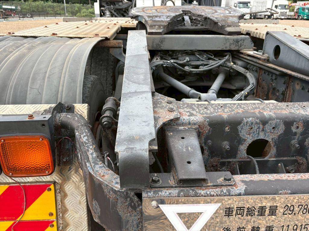 日野プロフィアトレーラーヘッド（トラクターヘッド）大型（10t）[写真11]