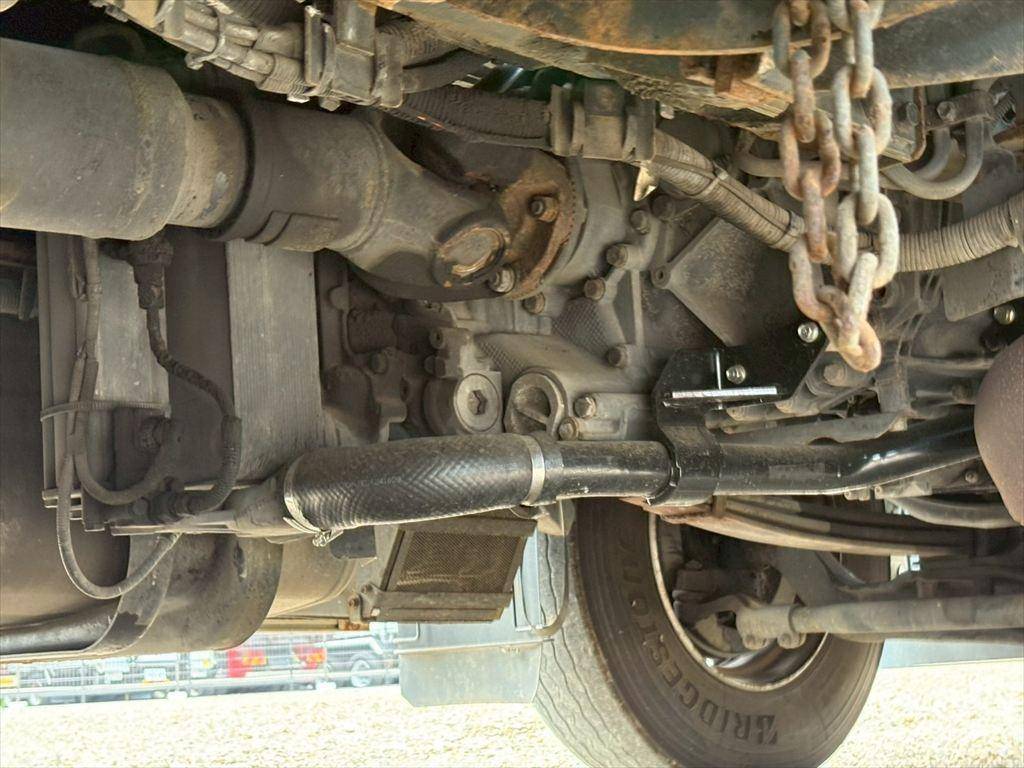 日野プロフィアトレーラーヘッド（トラクターヘッド）大型（10t）[写真15]