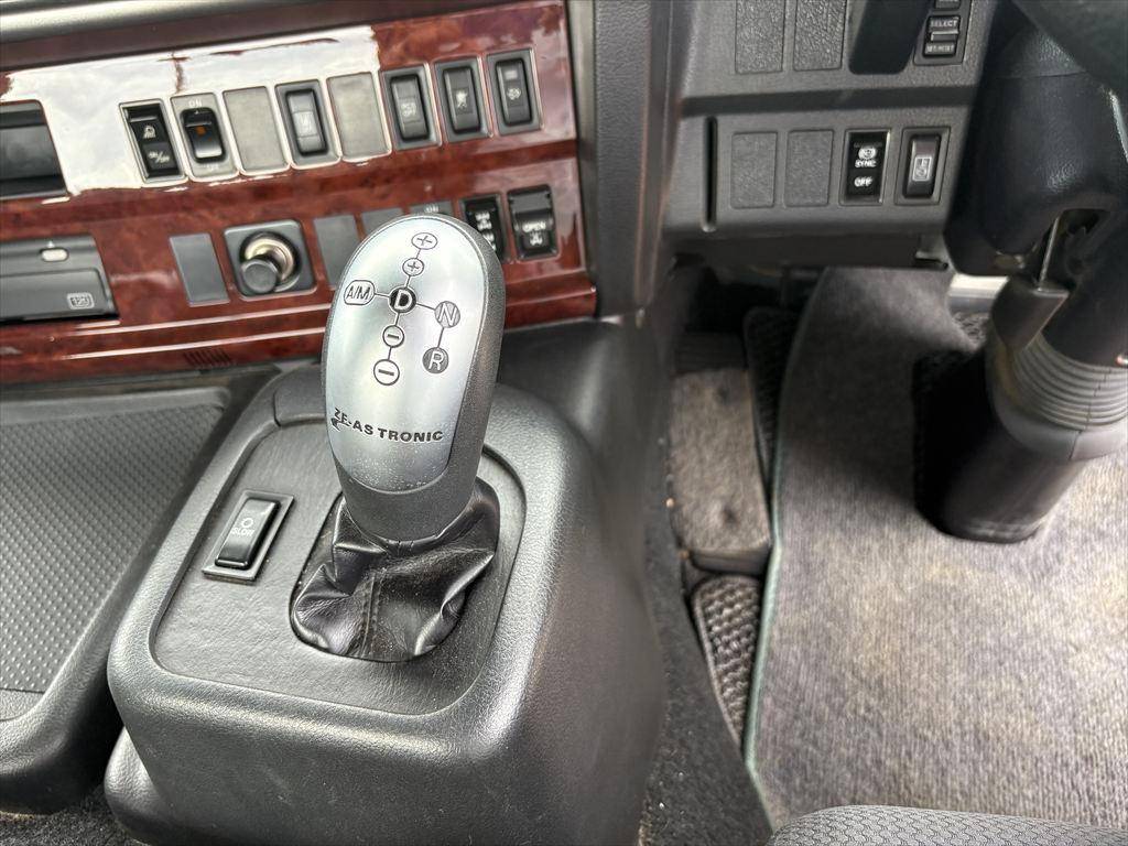 日野プロフィアトレーラーヘッド（トラクターヘッド）大型（10t）[写真21]