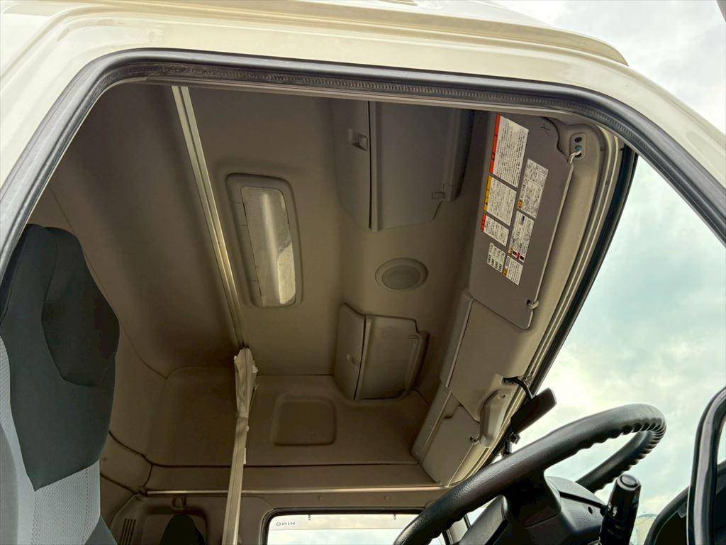 日野プロフィアトレーラーヘッド（トラクターヘッド）大型（10t）[写真22]