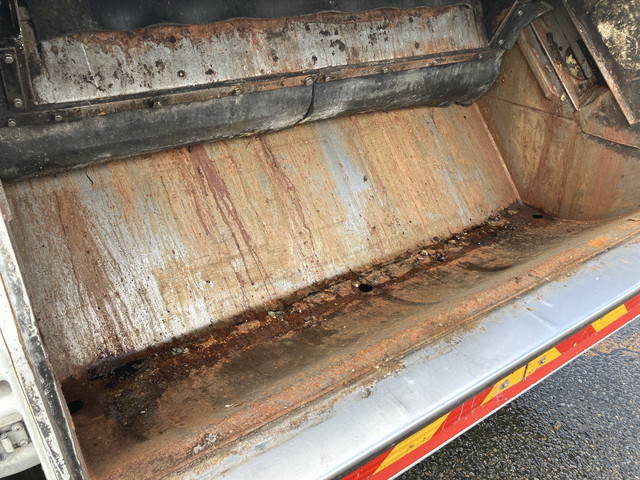 いすゞエルフパッカー車（塵芥車）小型（2t・3t）[写真10]