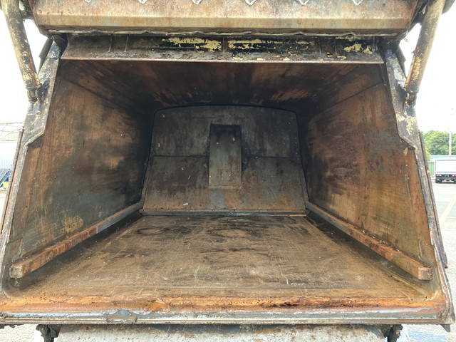 いすゞエルフパッカー車（塵芥車）小型（2t・3t）[写真12]