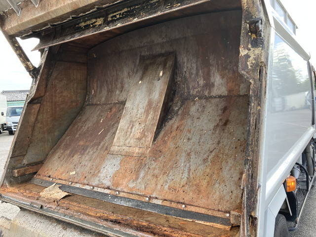 いすゞエルフパッカー車（塵芥車）小型（2t・3t）[写真17]