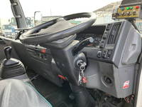 いすゞエルフパッカー車（塵芥車）小型（2t・3t）[写真36]