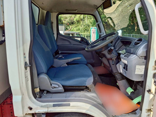 三菱ふそうキャンター冷凍車（冷蔵車）小型（2t・3t）[写真12]