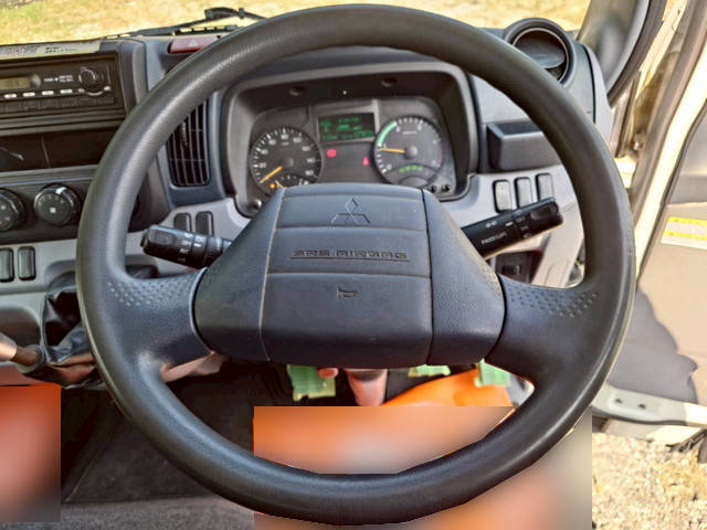 三菱ふそうキャンター冷凍車（冷蔵車）小型（2t・3t）[写真08]