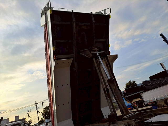 日野プロフィアダンプ大型（10t）[写真18]