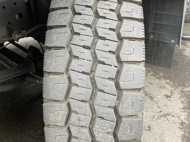 三菱ふそうキャンターアルミバン小型（2t・3t）[写真11]