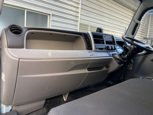 三菱ふそうキャンターアルミバン小型（2t・3t）[写真11]