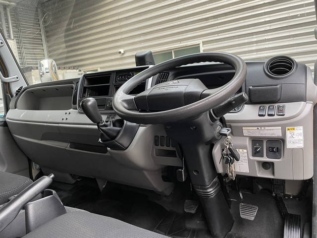 三菱ふそうキャンターアルミバン小型（2t・3t）[写真14]