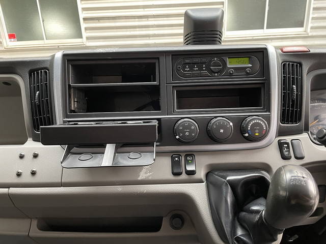 三菱ふそうキャンターアルミバン小型（2t・3t）[写真15]