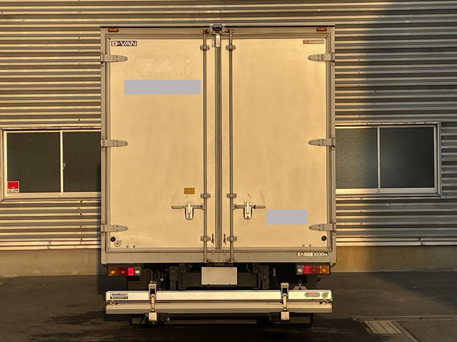 三菱ふそうキャンターアルミバン小型（2t・3t）[写真02]