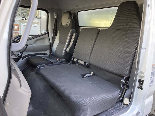 三菱ふそうキャンターアルミバン小型（2t・3t）[写真21]