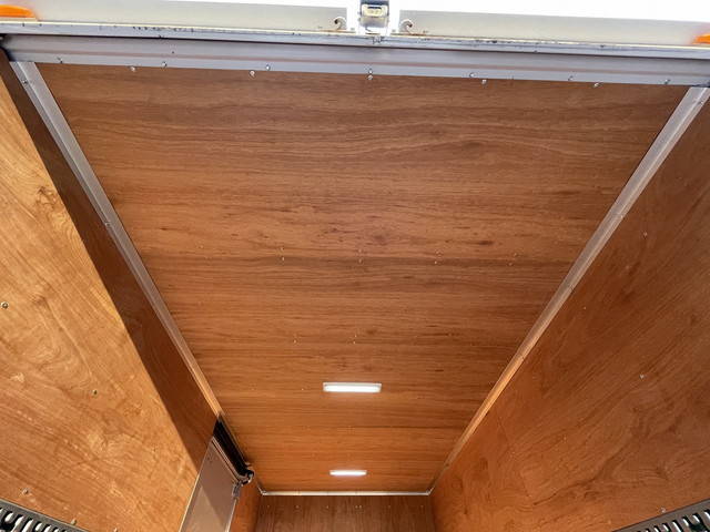 三菱ふそうキャンターアルミバン小型（2t・3t）[写真23]