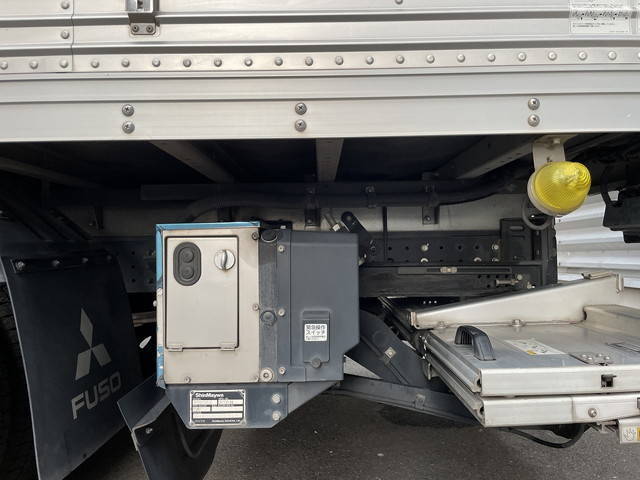 三菱ふそうキャンターアルミバン小型（2t・3t）[写真24]