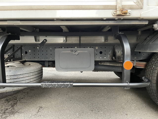 三菱ふそうキャンターアルミバン小型（2t・3t）[写真28]