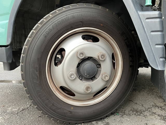 三菱ふそうキャンターアルミバン小型（2t・3t）[写真32]