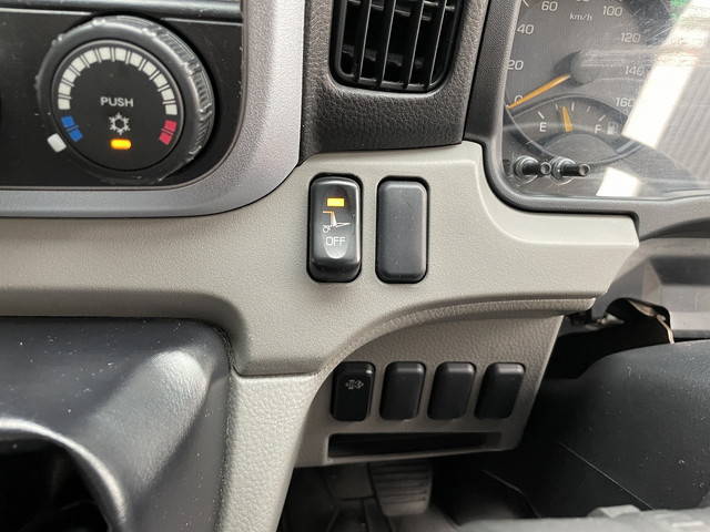 三菱ふそうキャンターアルミバン小型（2t・3t）[写真34]