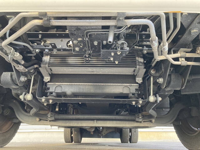 三菱ふそうキャンターアルミバン小型（2t・3t）[写真07]