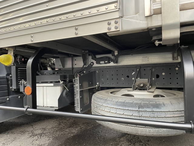 三菱ふそうキャンターアルミバン小型（2t・3t）[写真08]