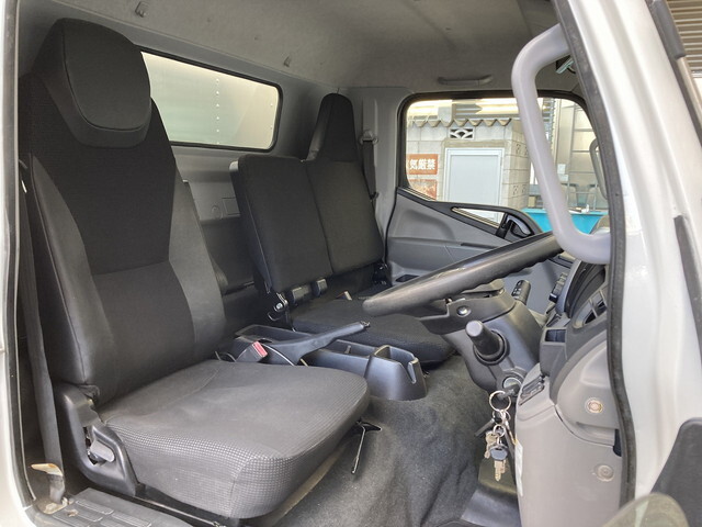 三菱ふそうキャンターアルミバン小型（2t・3t）[写真08]