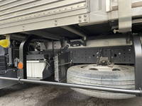 三菱ふそうキャンターアルミバン小型（2t・3t）[写真09]