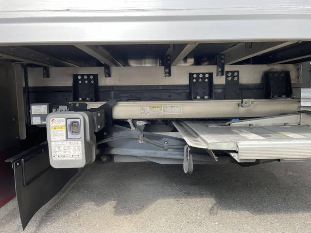 いすゞフォワード冷凍車（冷蔵車）中型（4t）[写真11]