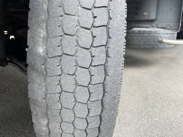 いすゞフォワード冷凍車（冷蔵車）中型（4t）[写真13]