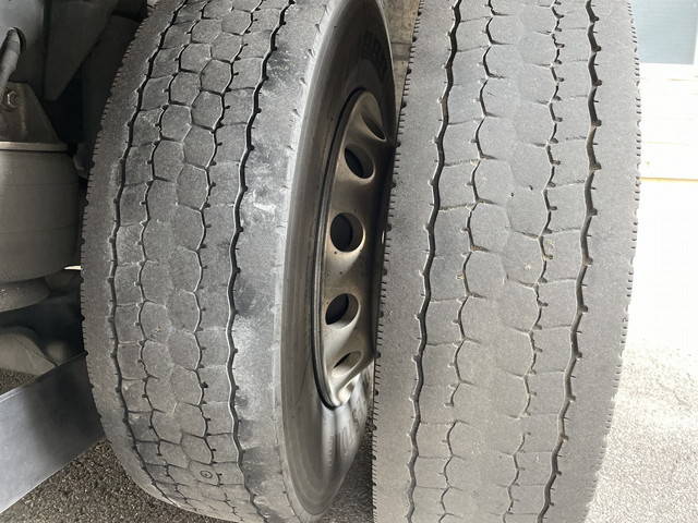 いすゞフォワード冷凍車（冷蔵車）中型（4t）[写真14]