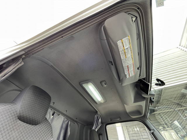 いすゞフォワード冷凍車（冷蔵車）中型（4t）[写真18]