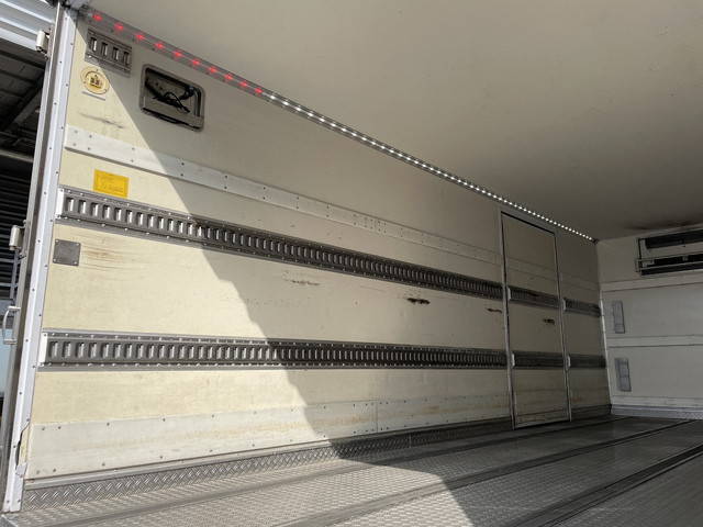 いすゞフォワード冷凍車（冷蔵車）中型（4t）[写真21]