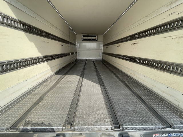 いすゞフォワード冷凍車（冷蔵車）中型（4t）[写真23]