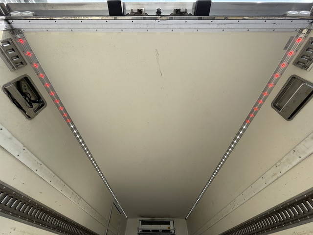 いすゞフォワード冷凍車（冷蔵車）中型（4t）[写真24]