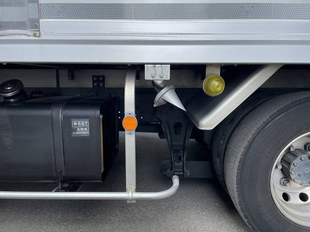 いすゞフォワード冷凍車（冷蔵車）中型（4t）[写真30]