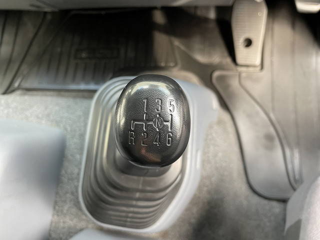 いすゞフォワード冷凍車（冷蔵車）中型（4t）[写真33]