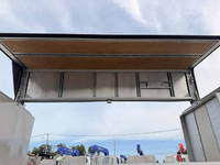 三菱ふそうキャンターアルミウイング小型（2t・3t）[写真11]